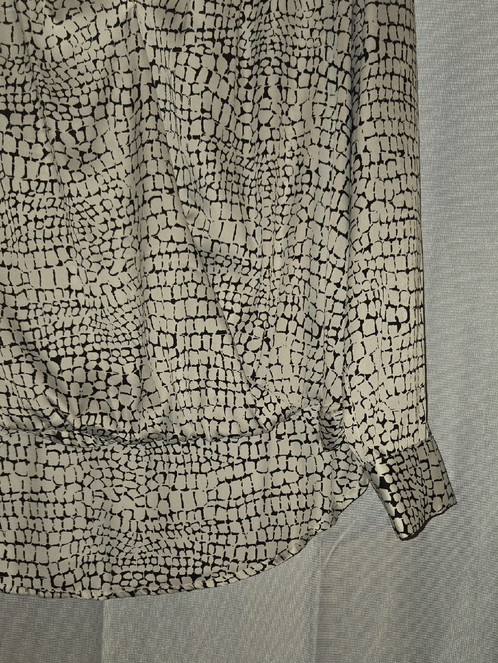 Apt. 9 Black and White Geometric Wrap Blouse PXL NWOT - Picture 2 of 8
